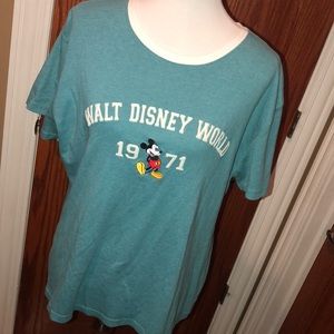 Vintage Walt Disney world t-shirt